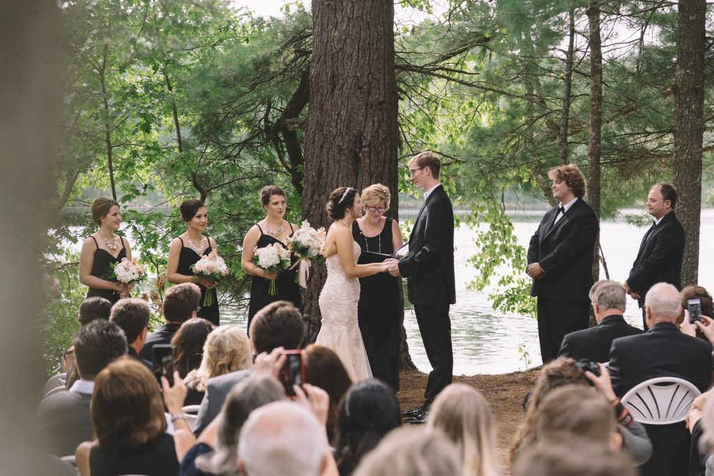 September Minocqua, Wisconsin, elegant northwoods wedding with an outdoor ceremony and reception at The Waters of Minocqua, photographed by Rockford, Illinois wedding photographer Sara Anne Johnson