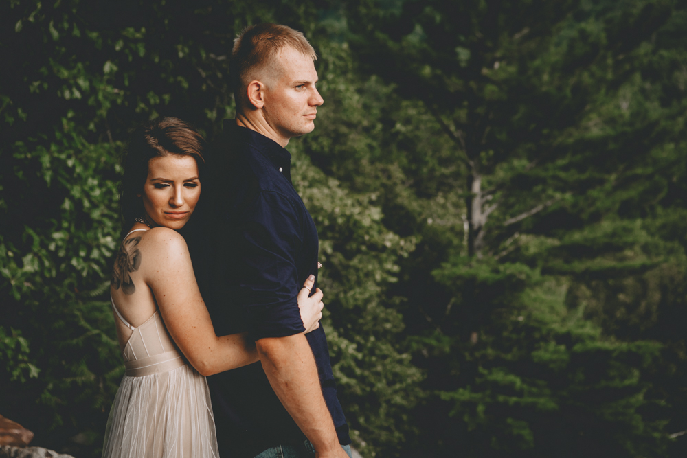 Cliffside Devils Lake State Park summer engagement session with Callie + Dylan by Sara Anne Johnson - Photographer